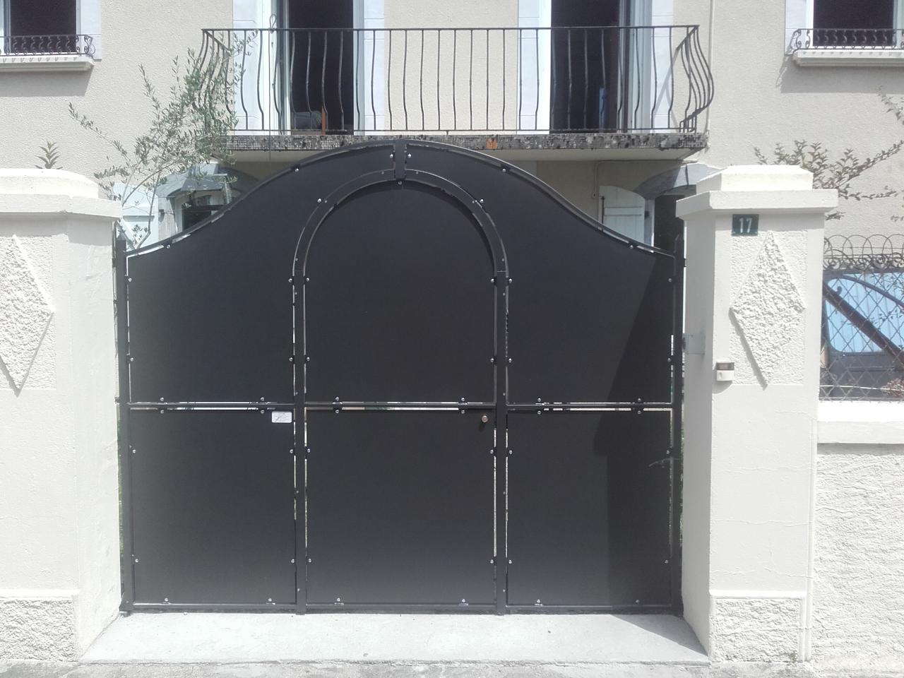 Portail avec porte cochère