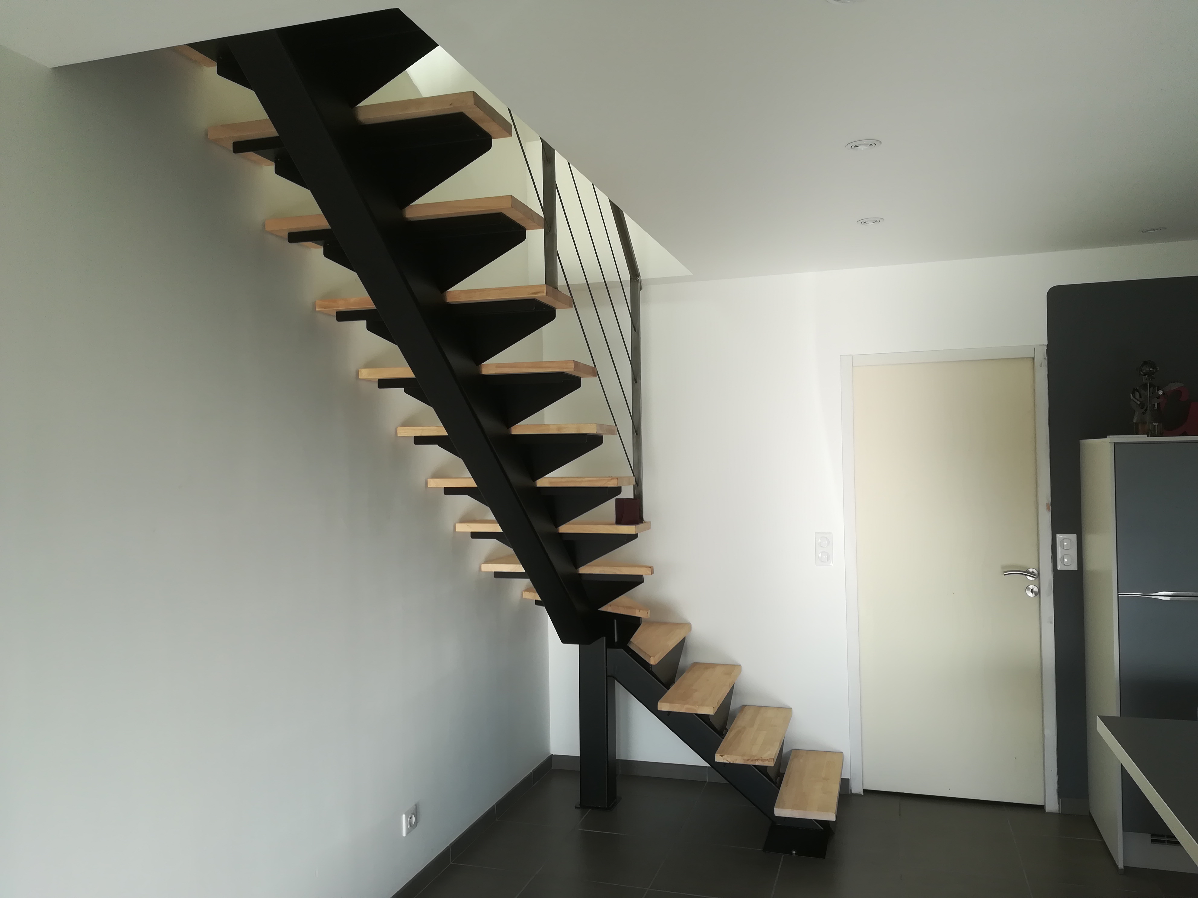 Escalier 1/4 tournant avec marches en bois